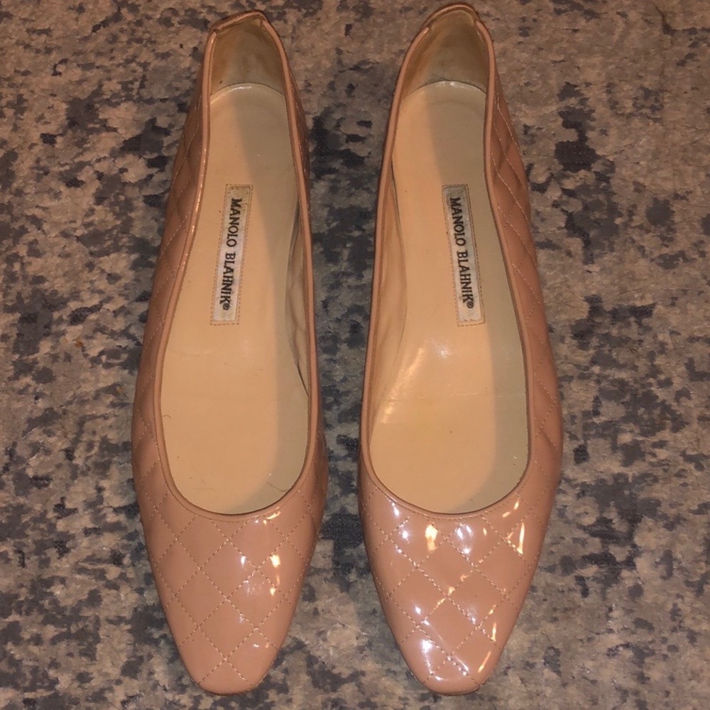 Manolo Blahnik Nude Flats size 39